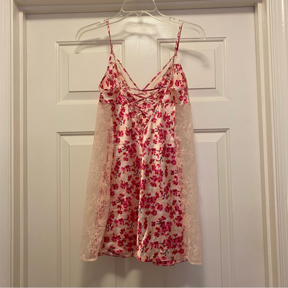 Victoria's Secret Pink Floral Chemise, size S - Picture 2 of 3